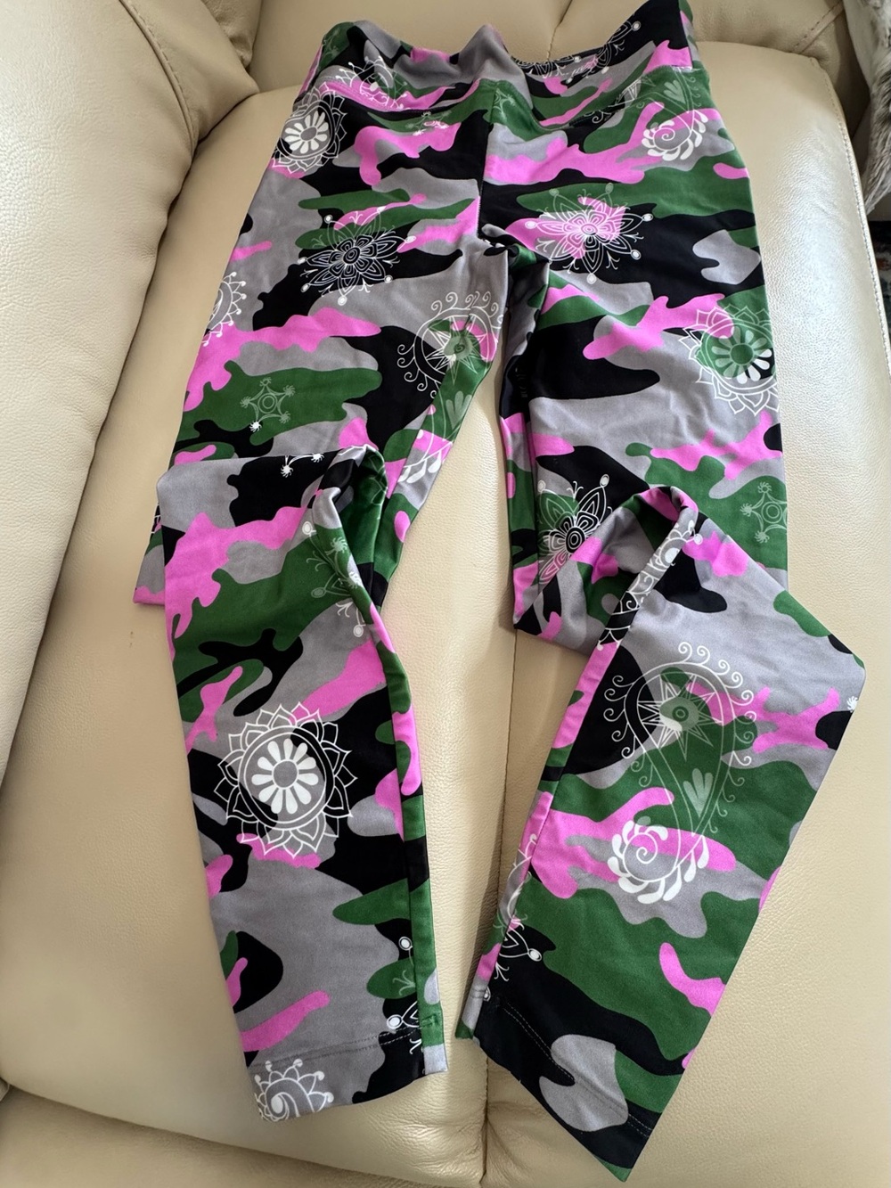 2 Women's Multicolor 
Camouflage Ankle Leggings Size
S Regular Yoga Stretch